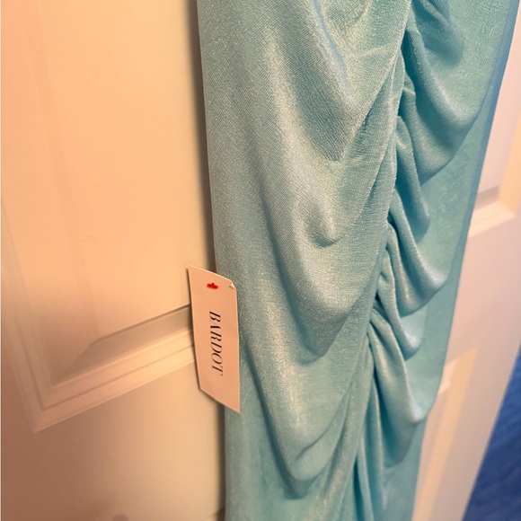 NWT Bardot Adalyn Ruched Dress in Aqua Size Small, Rigid Metal Wired Neck Line - Picture 3 of 9